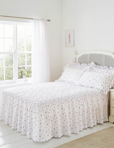Rosebud Quilted Bedspread