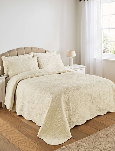 Olivia Quilted Bedspread Set